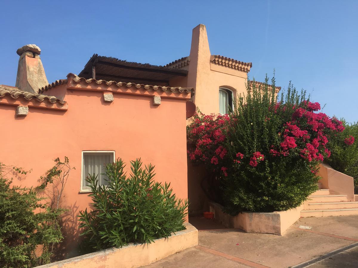 Appartamenti Costa Rossa Cala Rossa Isola Rossa Extérieur photo